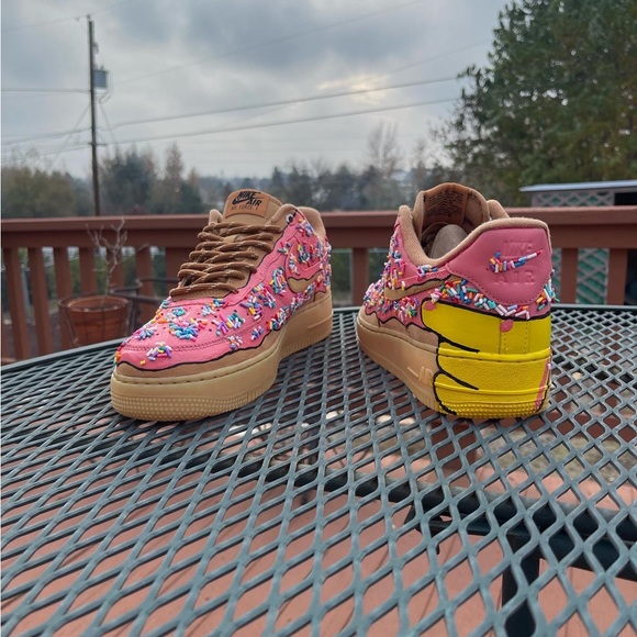 “A Treat for Homer” - Picture 2 of 6